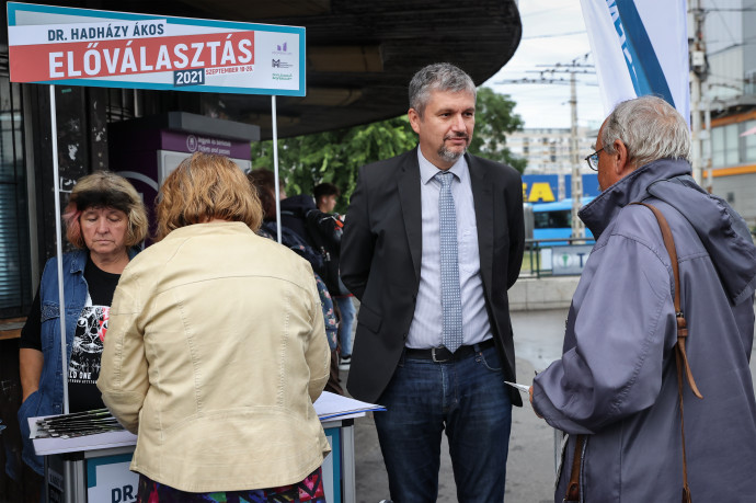 Hadházy Ákos ellenfél nélkül vitte Zuglót