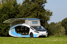 Holland diákok építettek napelemes lakókocsit, és 3000 kilométeres túrára indulnak vele Európában