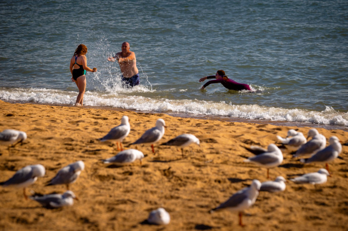 Az eddig hermetikusan lezárt Ausztrália novembertől nyit