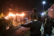 Óriási lánggal égett és megrongálódott Róma híres Vashídja