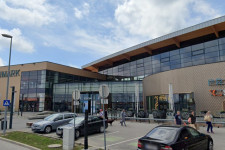 A magyar munkással megépíttetik az osztrák plázát, de csak futhat a fizetése után