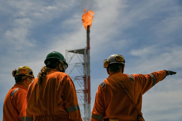 Tökéletes vihar tombol az energiapiacon: hiába a rezsiillúzió, itthon is nagy a baj a gazdaságban