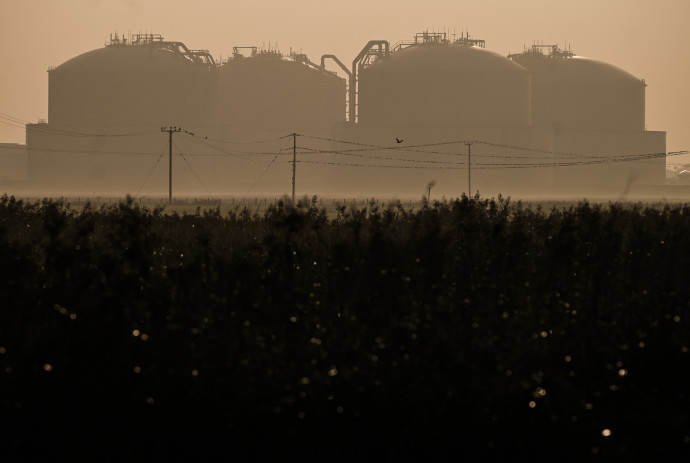 LNG tározók Angliában 2021 szeptemberében – Fotó: Daniel Leal-Olivas / AFP
