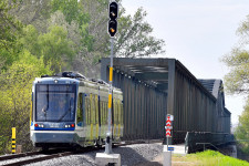 Heteken belül indulna a szegedi tram-train, de kiderült, hogy nem bírja a hálózat a terhelést