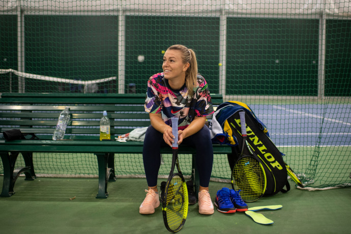 Az élet próbára tette, de most már a legjobb százat ostromolja a magyar teniszező