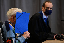 Egy százéves egykori SS-őr állt bíróság elé, hogy náci bűnökért feleljen