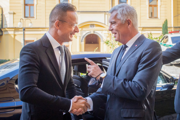 A két külügyminiszter találkozója után Szlovákia kiakadt a magyar állam ingatlanvásárlásain