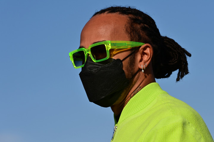 Lewis Hamilton az isztambuli pályán – Fotó: Andrei Isakovic/AFP