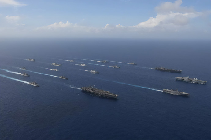 Az Egyesült Királyság, Japán, Kanada, Új-Zéland és Hollandia részvételével zajló hadgyakorlat a Filippínó-tengeren – Forrás: Japan Maritime Self-Defense Force