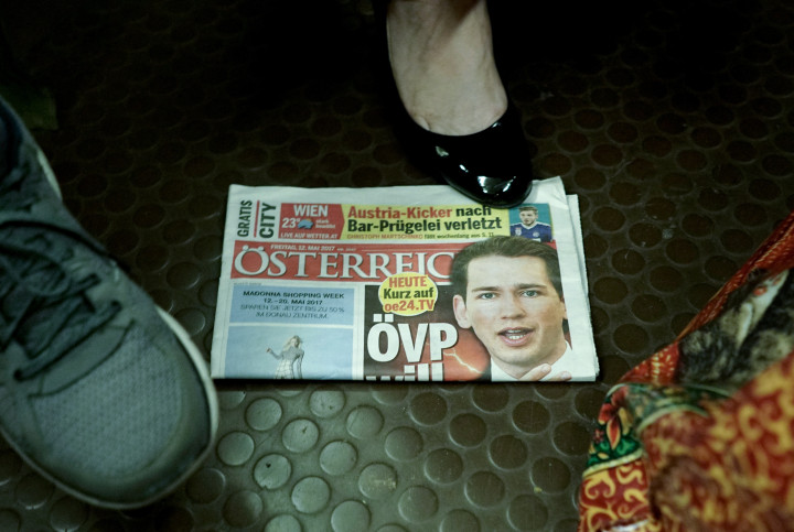 Kurz az Österreich című újság címlapján 2017. május 13-án – Fotó: Joe Klamar / AFP