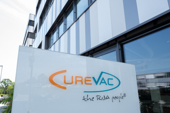 A CureVac visszavonta az engedélykérelmet, elengedik a kudarcot hozó koronavírus-vakcinájukat