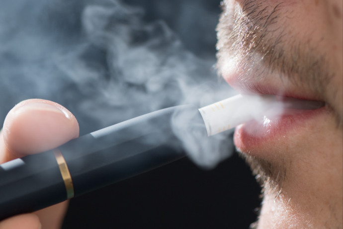 Rohamtempóban törnek előre a hevítéses dohánytermékek, a cigi visszaszorulóban