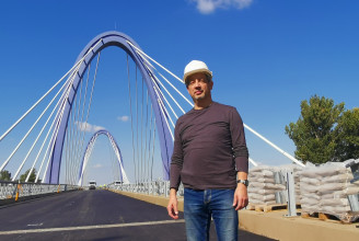 Duna-hídnak készült, Tisza-híd lett belőle