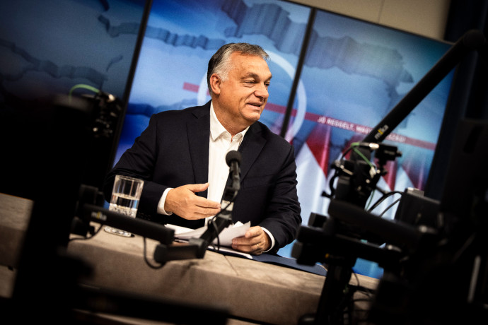 Orbán: Virágcsokrokkal, plüssmacikkal nem lehet megvédeni a határt