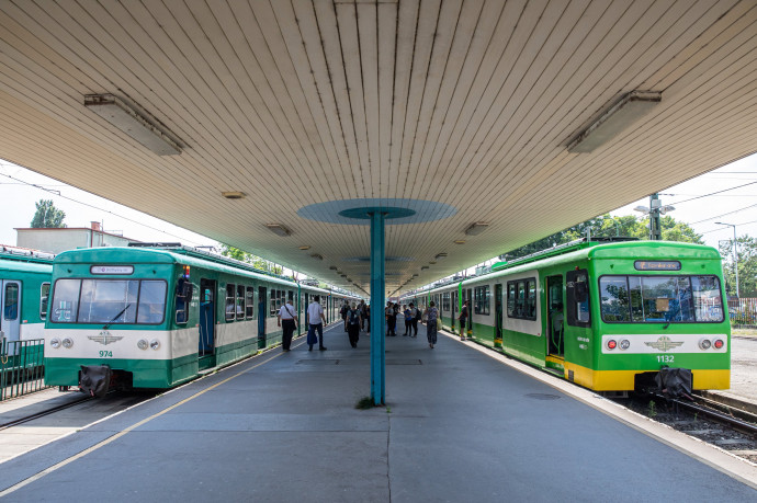 Melege van, vagy esetleg fázik a HÉV-en? Üljön át máshova, vagy kopogjon be a vezetőhöz