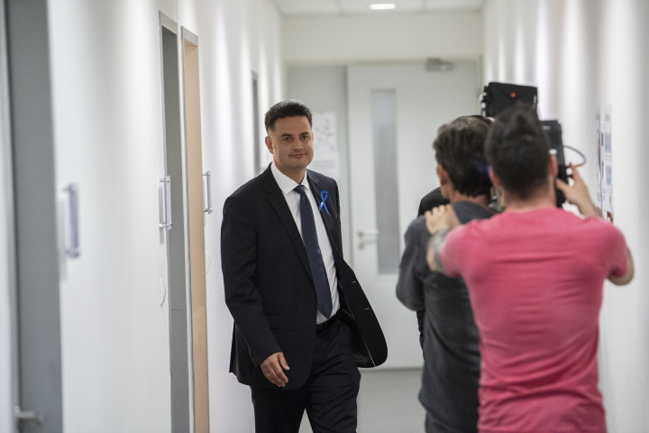 Márki-Zay Péter a második fordulós miniszterelnök-jelölti vitára érkezik – Fotó: Bődey János / Telex