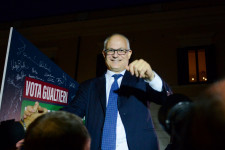 A balközép jelöltje, Roberto Gualtieri lesz Róma főpolgármestere