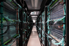 A világ egyik legerősebb szuperszámítógépét építené meg az OTP Bank és az ITM