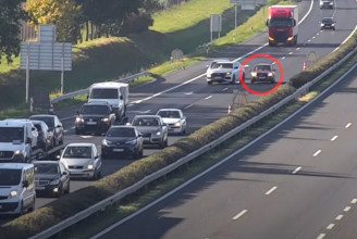 Fékezés nélkül rohant az álló kocsisorba egy kombi az M1-es autópályán múlt hétvégén