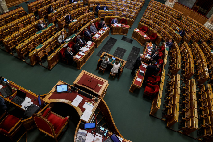 Fidesz a parlamentben: Gyurcsány 2006 őrült Nérója