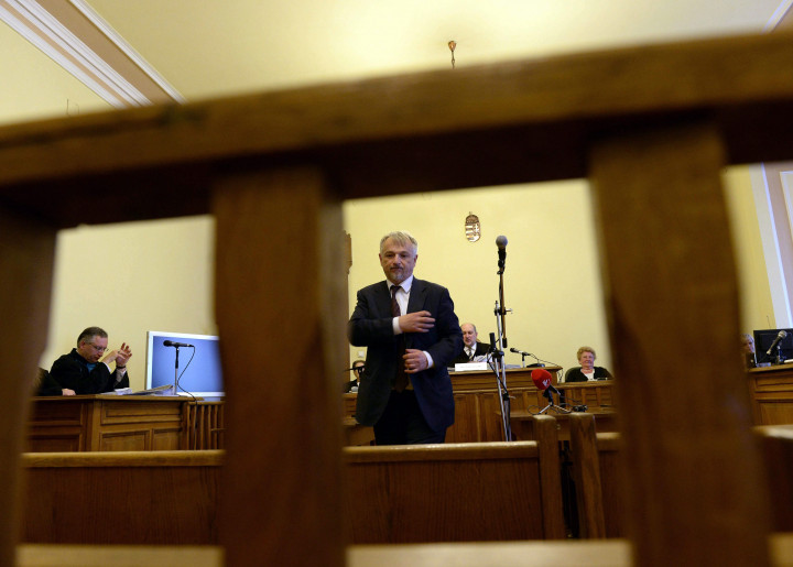 Hernádi Zsolt az ellene nemzetközi kapcsolatban elkövetett hivatali vesztegetés bűntette miatt folytatott pótmagánvádas eljárás tárgyalásán a Fővárosi Törvényszék tárgyalótermében 2014. május 14-én – Fotó: Bruzák Noémi / MTI