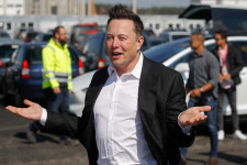 Átlépte az ezermilliárd dollárt a Tesla értéke, a Bloomberg alapján Elon Muské a világ legnagyobb egynapos nyeresége
