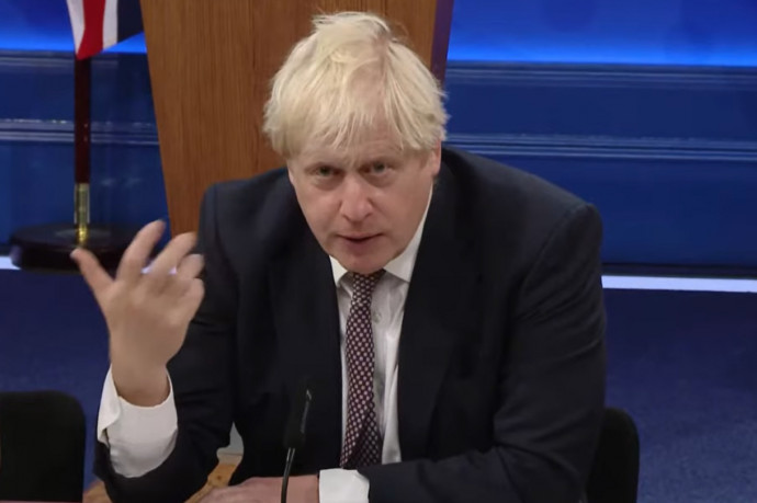 Boris Johnson gyerekek előtt viccelődött azzal, hogy megoldaná a környezeti bajokat, ha állatokkal etetnénk meg az embereket