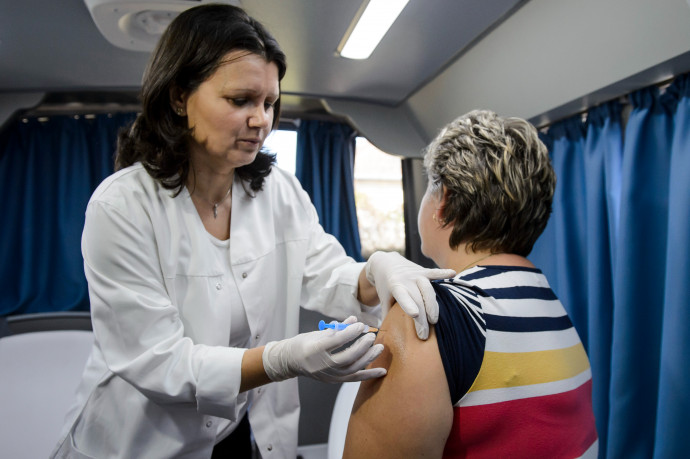 Kemenesi Gábor: Nem tudjuk, mikor tér vissza a szezonális influenza, de várhatóan újult erővel találhat majd ránk