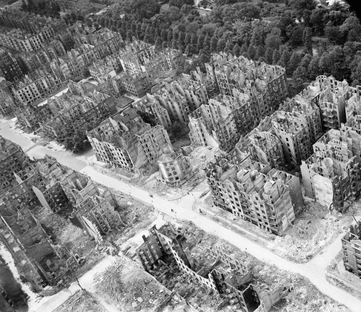 A Gomorrah hadműveletben 1943. július 27-én éjszaka lerombolt épületek Hamburg Eilbek városrészében – Fotó: Dowd J (Fg Off) / Royal Air Force