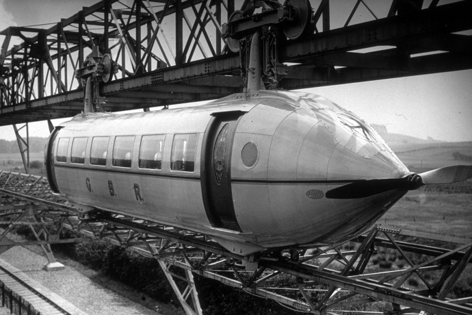 Száz éve a vonat és a repülő keresztezéseként képzelték el a közlekedés jövőjét