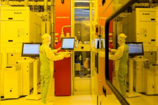 A világ pénze sem oldja meg a magyar autóipart fojtogató csiphiányt