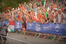 Mentősökkel osztja meg a sportkitüntetésével járó pénzjutalmát a triatlonbajnok Vanek Ákos