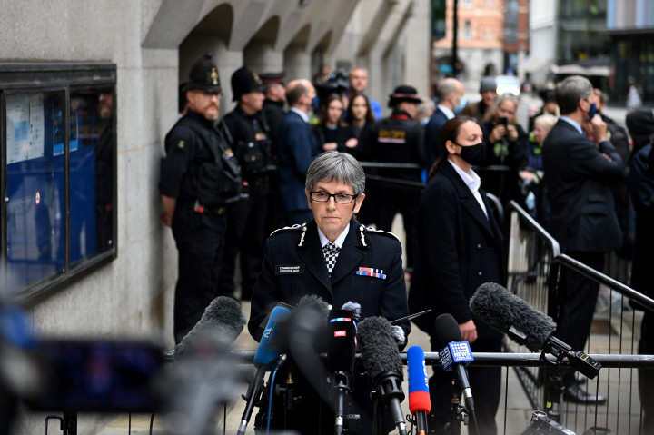 Cressida Dick, a londoni Metropolitan Police vezetője sajtótájékoztatót tart szeptember 30-án, miután Wayne Couzenst életfogtiglanra ítélték – Fotó: Daniel Leal-Olivas / AFP