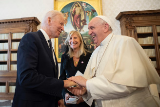 Ferenc pápa szerint az abortuszpárti Joe Biden is jó katolikus
