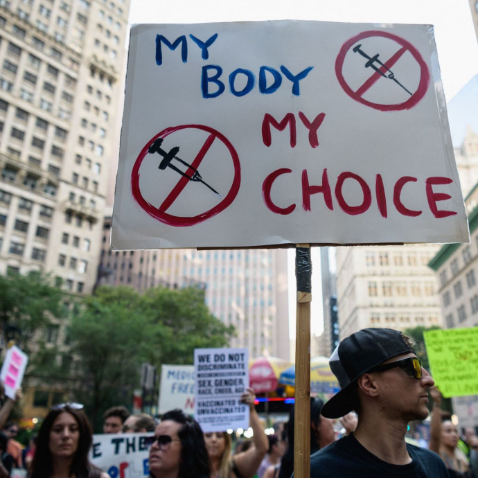 Nem hozott átütő eredményt, ahol a munkaadókra bízták az oltás előírását