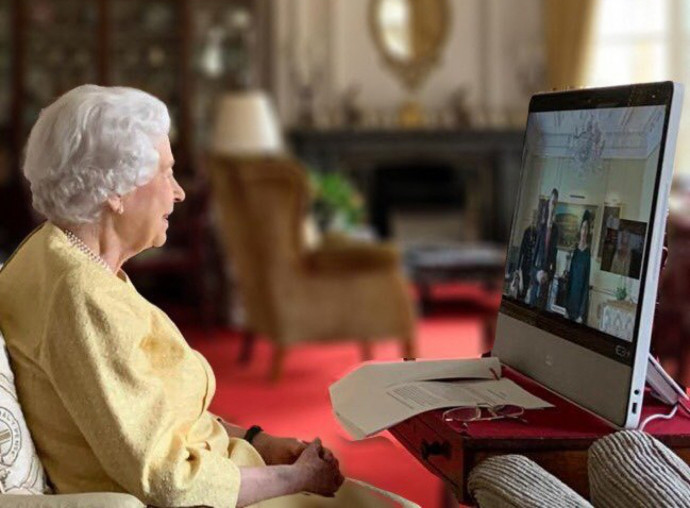 II. Erzsébet királynő online egyeztet nagykövetekkel 2021. október 27-én – Fotó: Eyepress News/ Eyepress via AFP