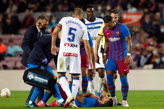 Kórházban kötött ki a mellkasi fájdalmak miatt a Barça-meccs közepén lecserélt Agüero