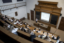 Beperelte az EU-t hat magyar egyetem a források befagyasztása miatt