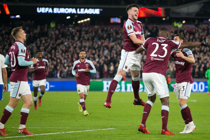 West Ham játékosainak gólöröme az Európa-liga West Ham United és KRC Genk közötti mérkőzésen Londonban 2021. október 21-én – Fotó: Federico Maranesi / MI News/ NurPhoto / AFP