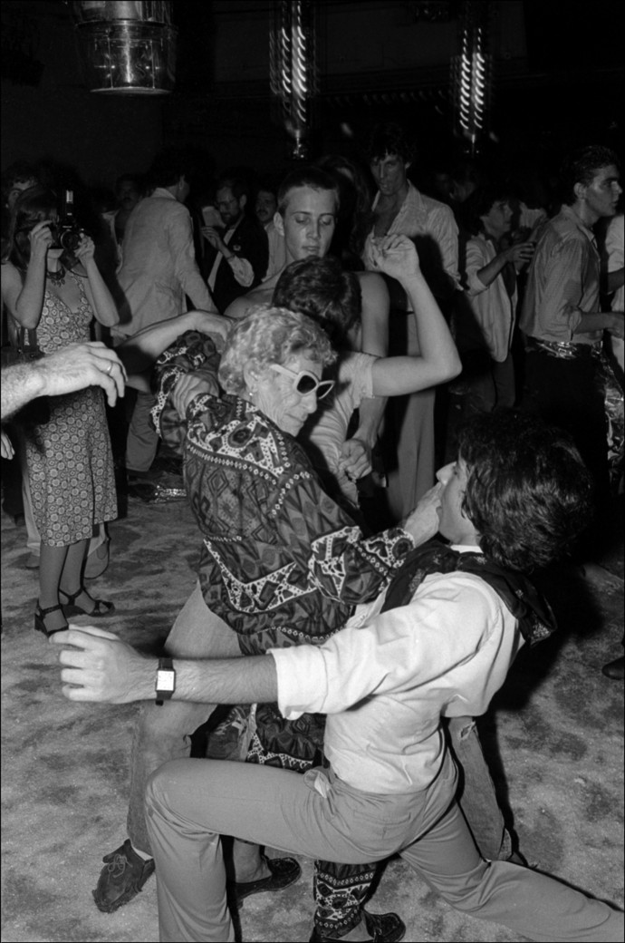 Disco Sally, a Studio 54 táncparkettjén New Yorkban 1978. június 7-én – Fotó: Allan Tannenbaum / Getty Images