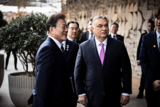 Koreai egyetemet akar Budapestre hozni Orbán