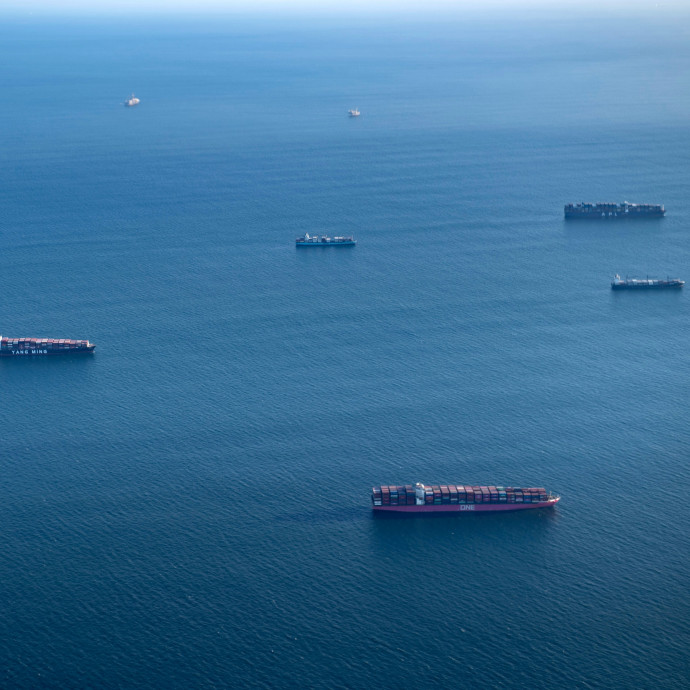 Már a kínaiak kirakat kikötőjében sem tudnak időben lerakodni a hajók