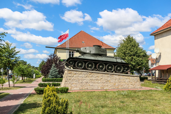 Egy emlékműként kiállított szovjet T-34-es tank a városban napjainkban – Fotó: Michal Fludra/NurPhoto via Getty Images