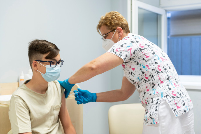 Hétről hétre több a koronavírusos gyerek, de súlyos tüneteik nincsenek