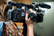 UNESCO: Nőgyűlölők fenyegetik az újságírónők nagy részét