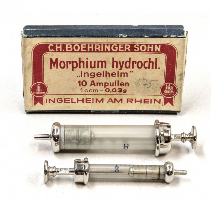 Morfiumkészítmény az 1950-es évekből – Forrás: Wikipedia