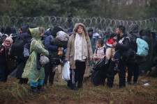 Távoktatásra állhatnak át az iskolák a lengyel-belarusz határnál kialakult helyzet miatt