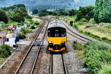 Tök üres vonatokat futtatnak Nagy-Britanniában csak azért, hogy kijátsszák a törvényt