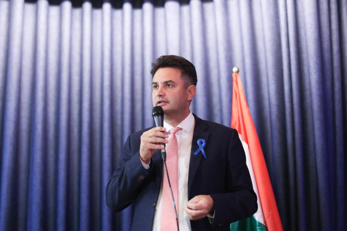 Márki-Zay Péter Brüsszelben: Fasiszta pártállamot épít a korrupt Orbán Viktor