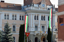 A magyar zászló mellé nem tűzte ki a románt Székelyudvarhely polgármestere, bírságot kell fizetnie